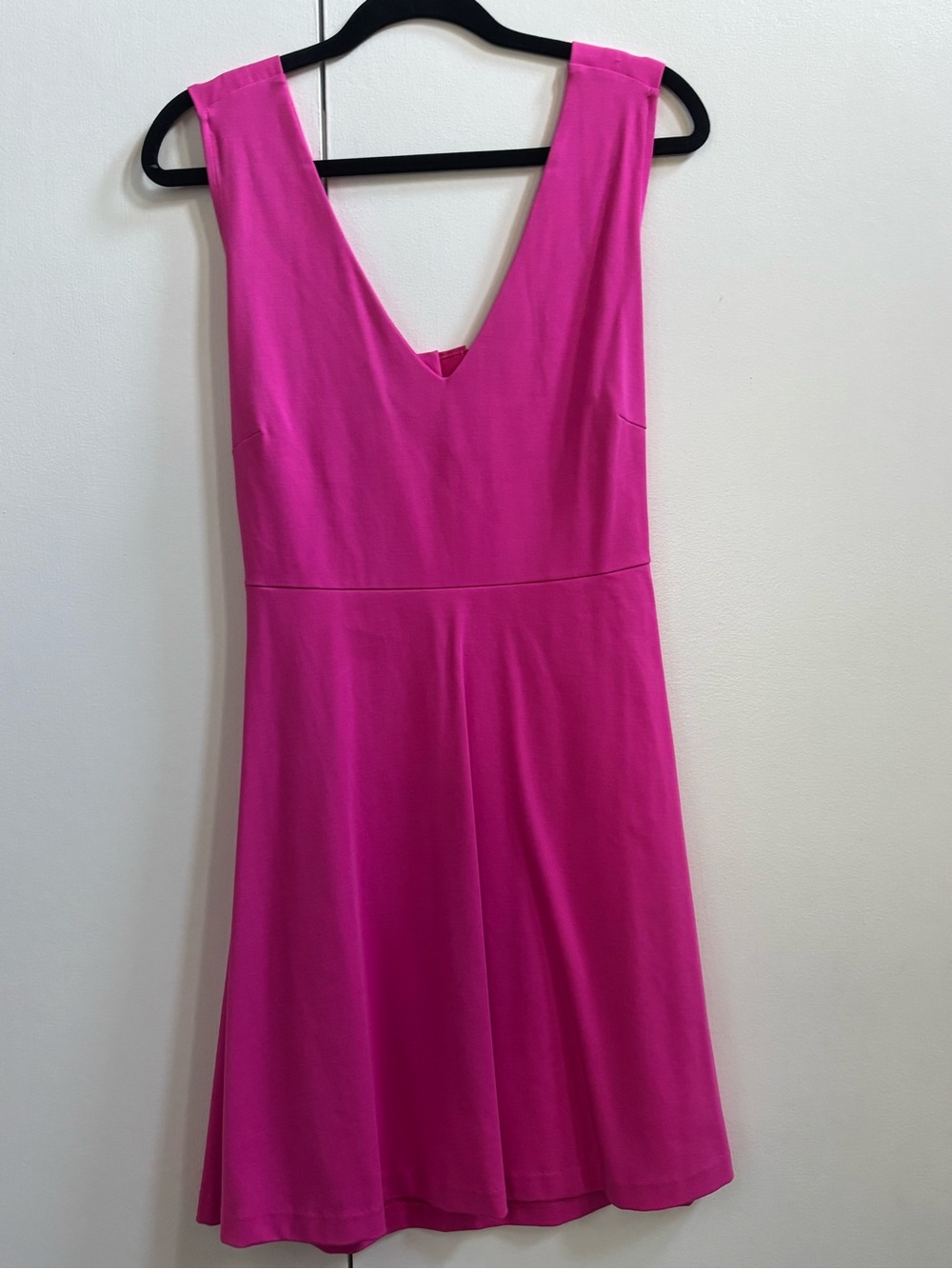 Gianni Bini Hot Pink V-Neck Sleeveless Dress